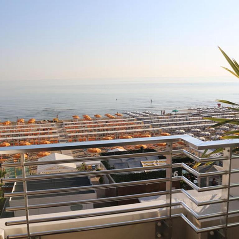 Hotel Record - Deluxe Double Room with Front Sea View - 15