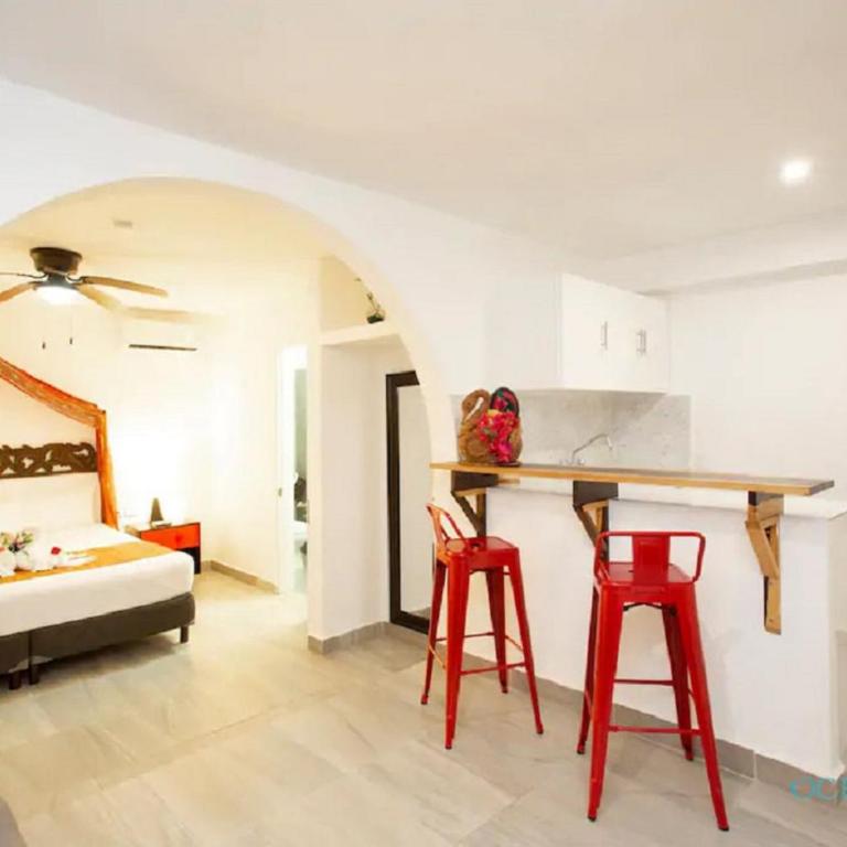 Ocean Zen Suites on 5th Avenue - Adults Only - Honeymoon King Studio with Sofa Bed - 12