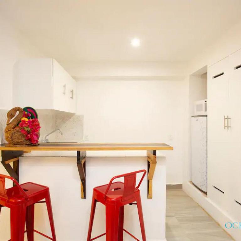 Ocean Zen Suites on 5th Avenue - Adults Only - Honeymoon King Studio with Sofa Bed - 13