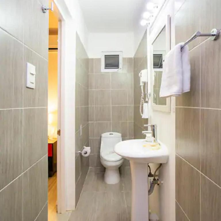 Ocean Zen Suites on 5th Avenue - Adults Only - Honeymoon King Studio with Sofa Bed - 8