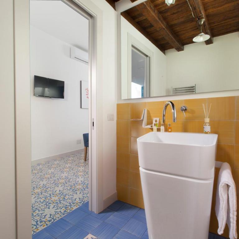 Vivaldo Suite Fuoro Partenope - Boutique Apartment in the heart of Sorrento - One-Bedroom Apartment - 15