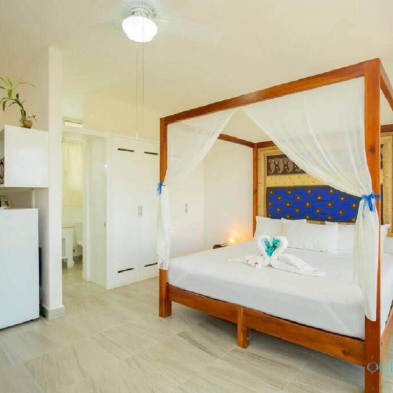 Ocean Zen Suites on 5th Avenue - Adults Only - Luxury King Suite with 100% Ocean View - 10