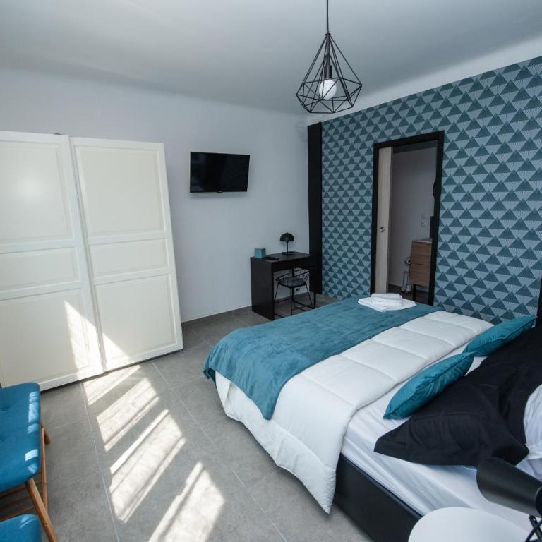 Explore the World 1 - One-Bedroom Apartment - 11
