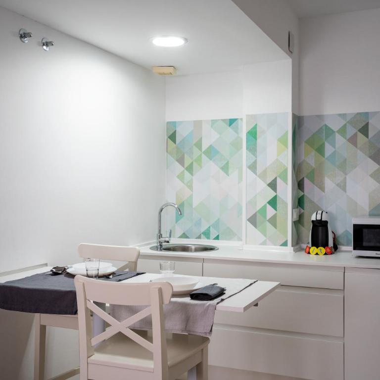 Hostal Plaza de Italia - Estudio Familiar - 3