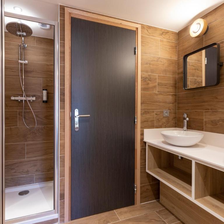 Hotel Base Camp Lodge - Bourg Saint Maurice - Lit Simple dans Dortoir de 4 Lits - 3