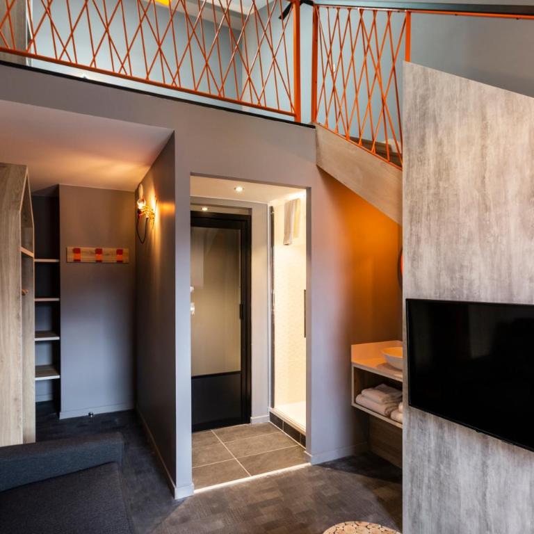 Hotel Base Camp Lodge - Bourg Saint Maurice - Chambre Double ou Lits Jumeaux Mansardée - 1