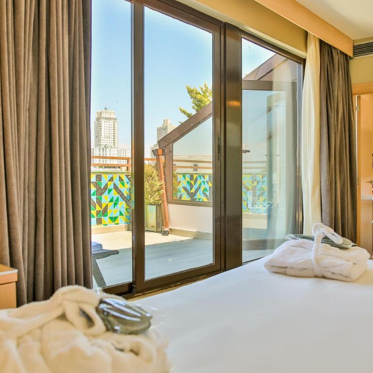Hotel Opera - Habitación Doble con terraza y bañera de hidromasaje - 5