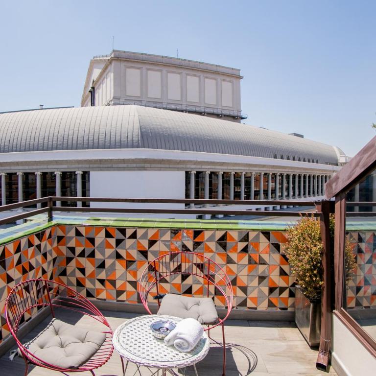 Hotel Opera - Habitación Doble con terraza y bañera de hidromasaje - 2