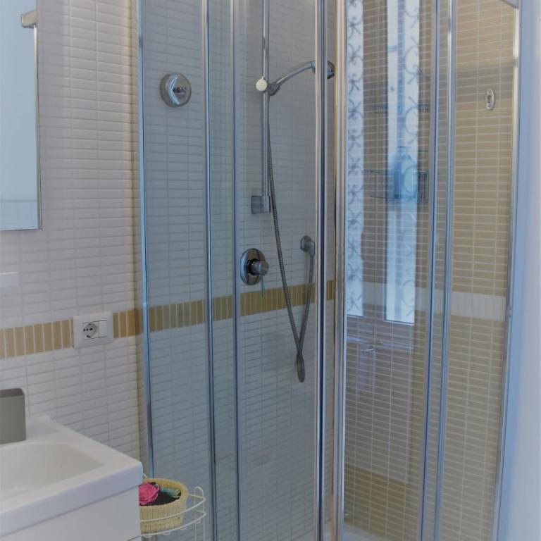 Lovely Nights Rome - Luxury rooms - Camera Queen - 9