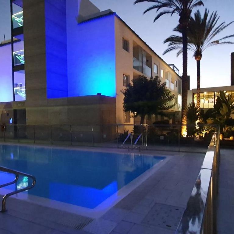 COZY & confortable Junior Suite by Bristo Sunset # GOOD WIFI, terrace and POOL - Apartamento con balcón - 29