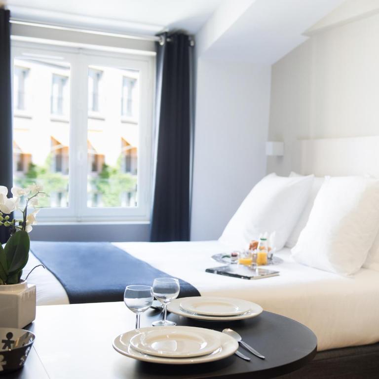 Hôtel Helzear Etoile by Esteem - Deluxe Room - 1