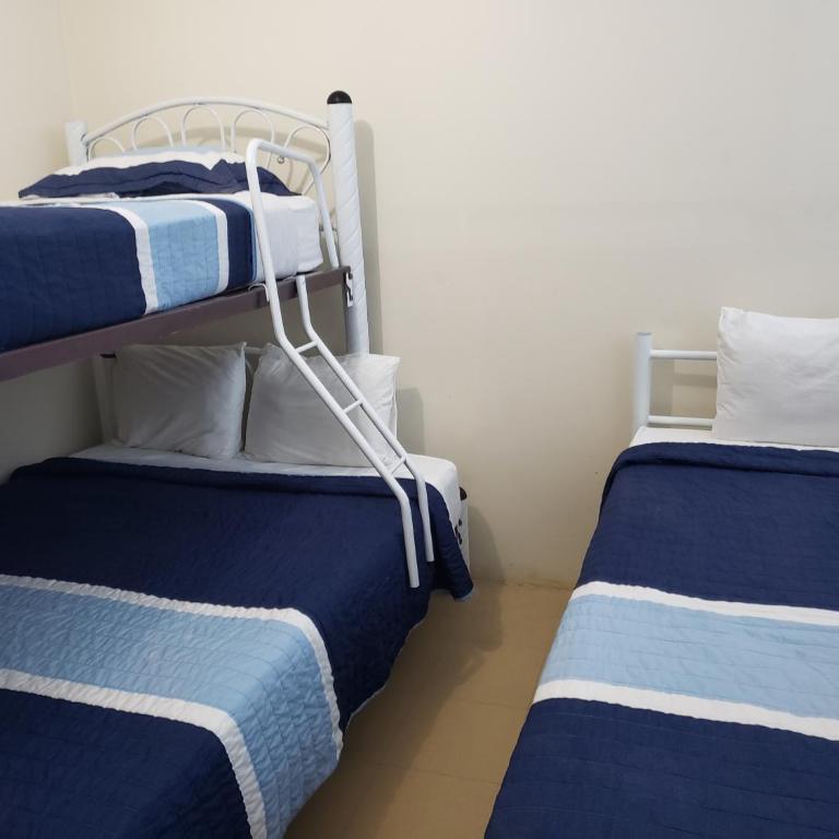 Hostal Ciudad de México - Habitaciones privadas con Wi-Fi en el centro histórico - Habitación Familiar con baño privado - 4