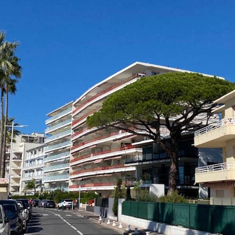 Beau studio front de mer Juan les pins vue mer exceptionnelle - Appartement - Vue sur Mer - 18