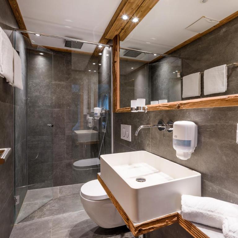 Tennenwirt Guesthouse - Adults only - Dreibettzimmer Guesthouse - 2