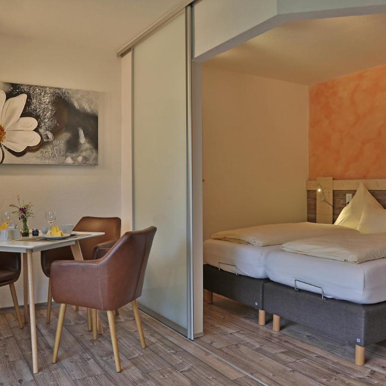 Alpenstern Finy, Bio-Gästehaus - Apartment mit Balkon - 8