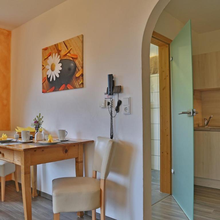 Alpenstern Finy, Bio-Gästehaus - Apartment mit Balkon - 9