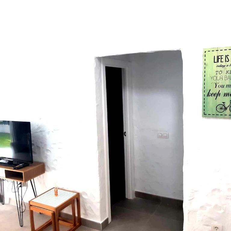 10 min walk to the best beach, free parking - Casa - 9