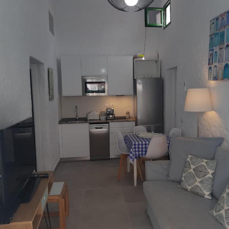 10 min walk to the best beach, free parking - Casa - 17