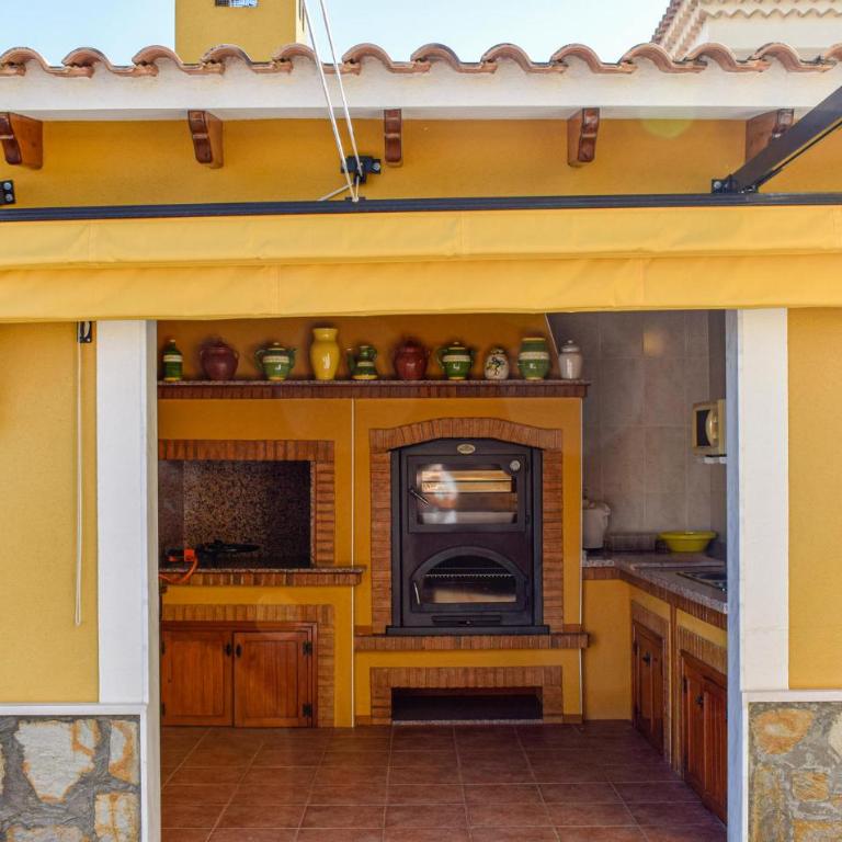 Beautiful Home In Orihuela - Casa de 4 dormitorios - 14