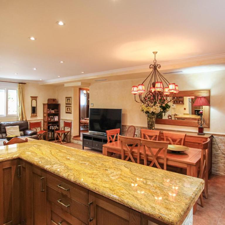 Beautiful Home In Orihuela - Casa de 4 dormitorios - 21