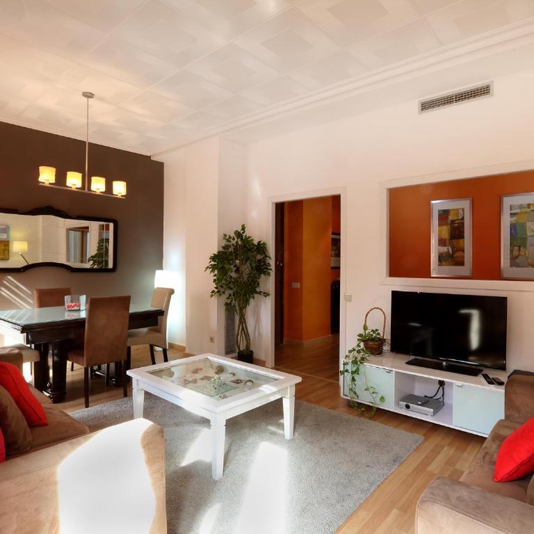 Reino de Valencia Apartments - Three-Bedroom Apartment - 7
