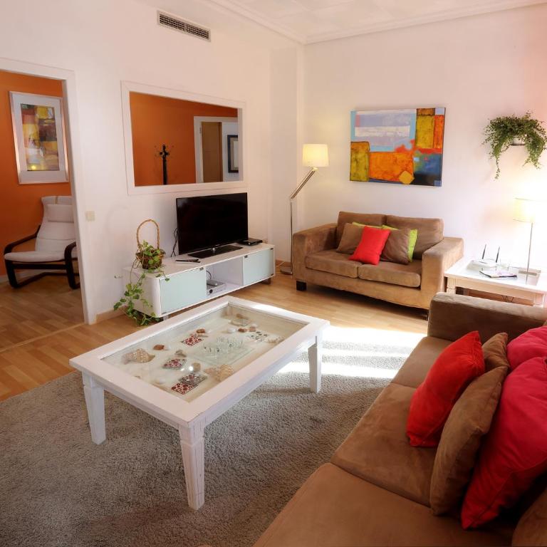 Reino de Valencia Apartments - Three-Bedroom Apartment - 29