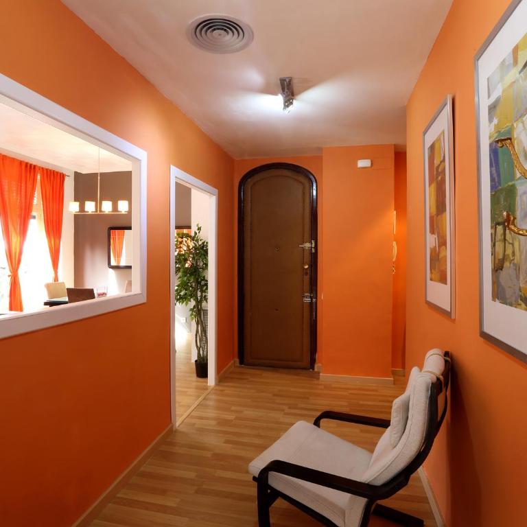 Reino de Valencia Apartments - Three-Bedroom Apartment - 25