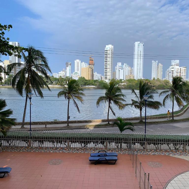 Apartamento cerca de playas y zonas turísticas - Estudio con vistas al lago - 1