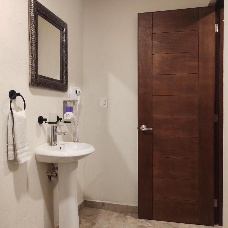 Casona San Cayetano Suites & Lofts & Spa by SCE - Suite with Terrace - 3
