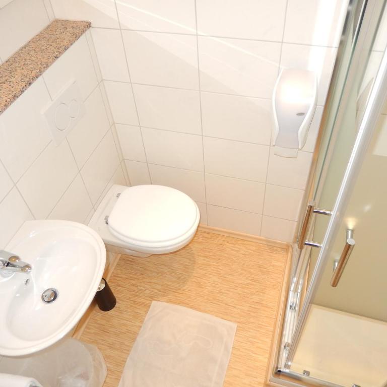 Hotel "Wilder Mann" - Einzelzimmer mit eigenem Bad - 3