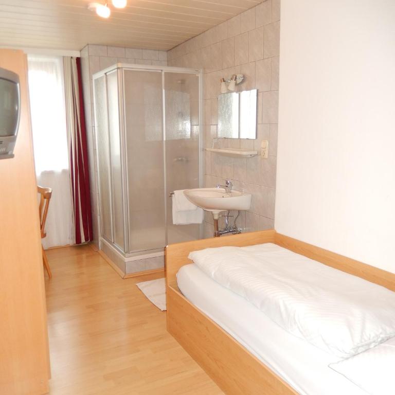 Hotel "Wilder Mann" - Einzelzimmer mit Gemeinschafts-WC - 3