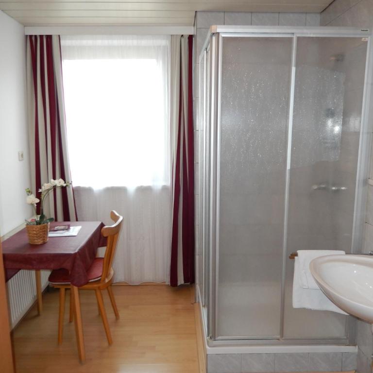Hotel "Wilder Mann" - Einzelzimmer mit Gemeinschafts-WC - 5