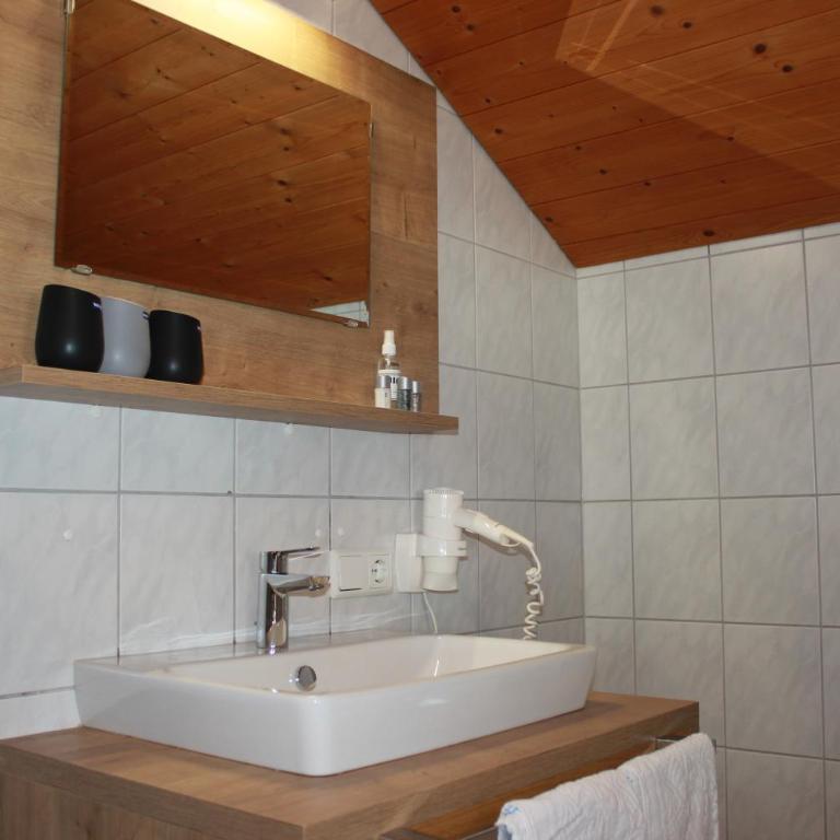 Haus Andrea - Habitación Triple con balcón - 5