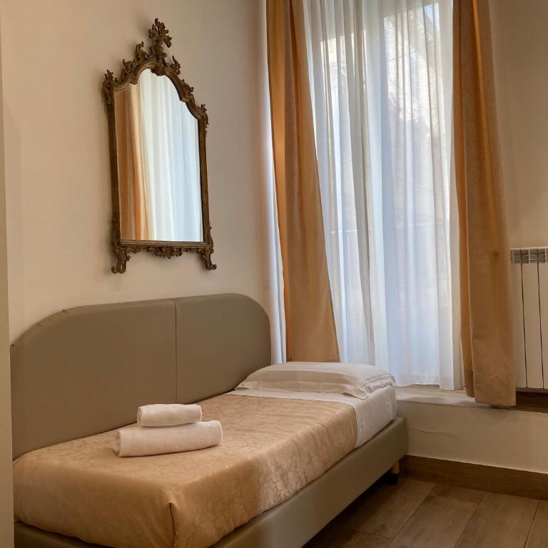 Art Atelier Accomodation Guest House - Camera Tripla Deluxe - 4