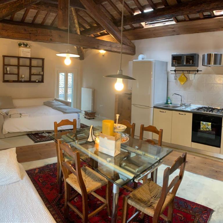 InCastrum - la soffitta in centro - One-Bedroom Apartment - 20