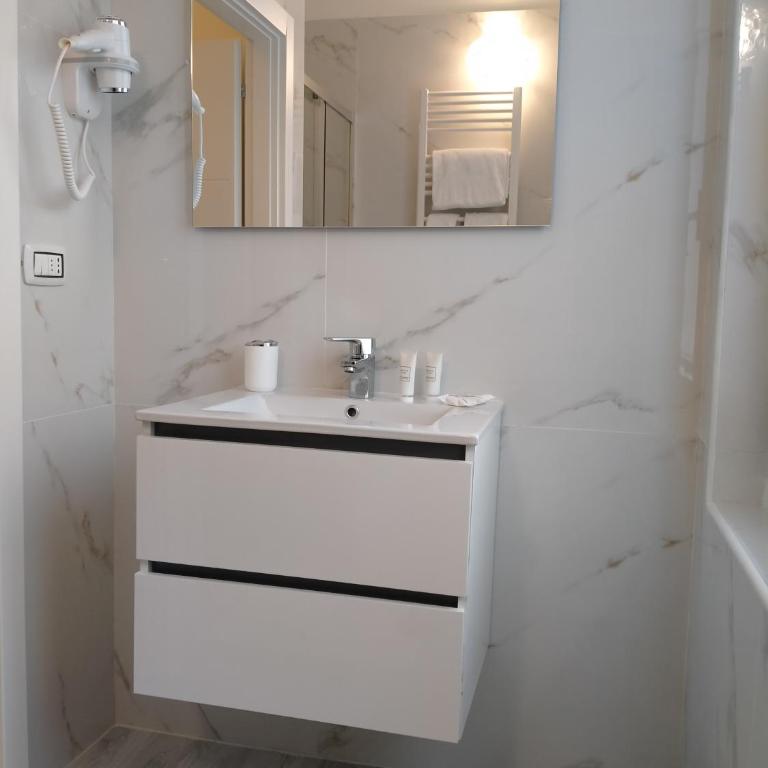 Villa Beatrice - Camera Matrimoniale con Bagno Privato - 4