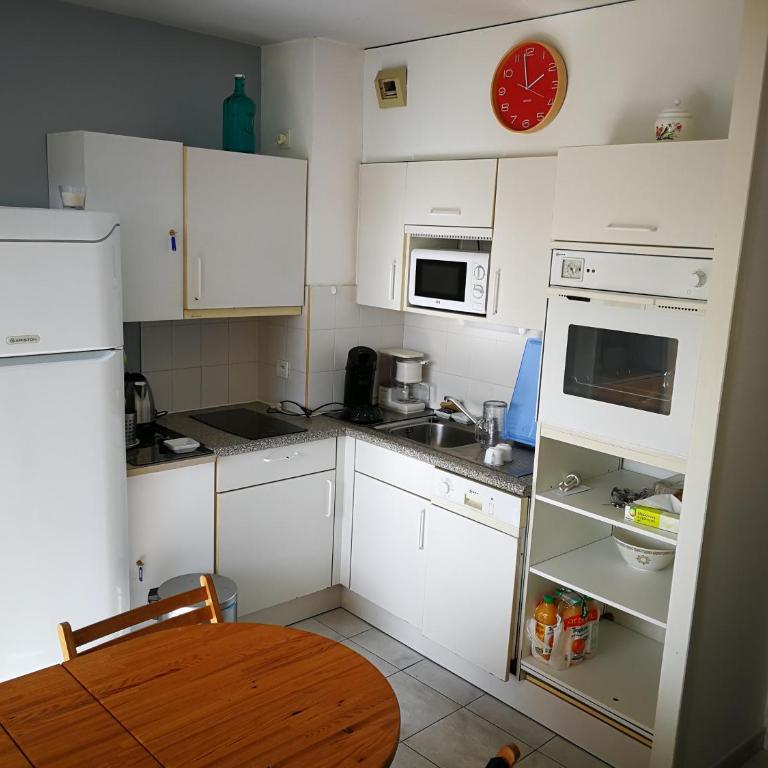 Appartement T2 cabine, capacité 4 personnes, à 600 m de la plage et à 300 m du Golf - Appartement avec Terrasse - 6