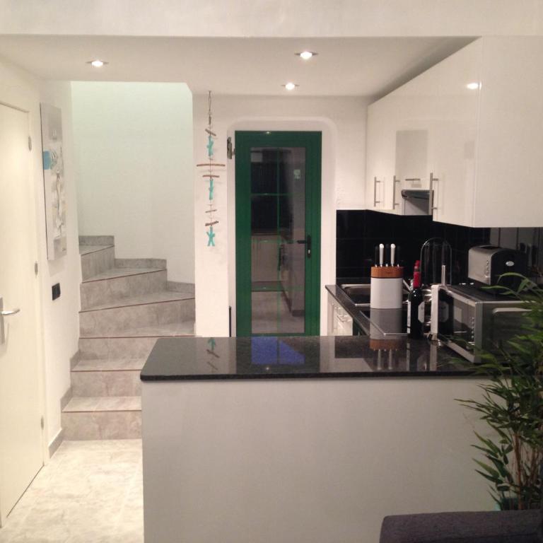 Castillo Mar 87 - One-Bedroom Apartment - 3