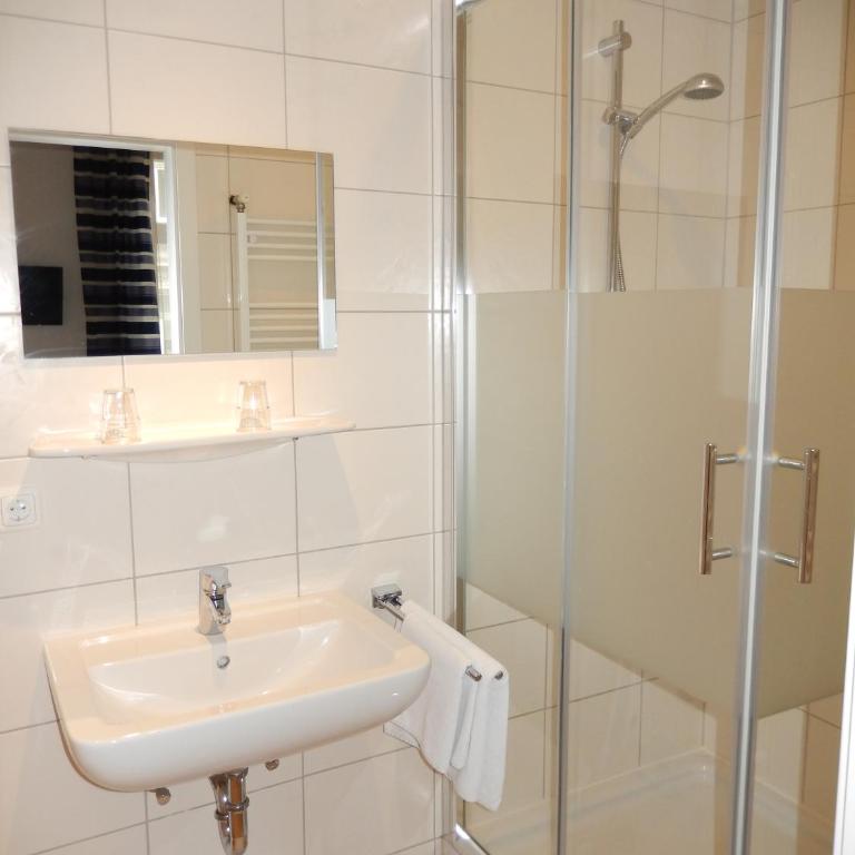 Hotel "Wilder Mann" - Doppelzimmer mit eigenem Bad - 2