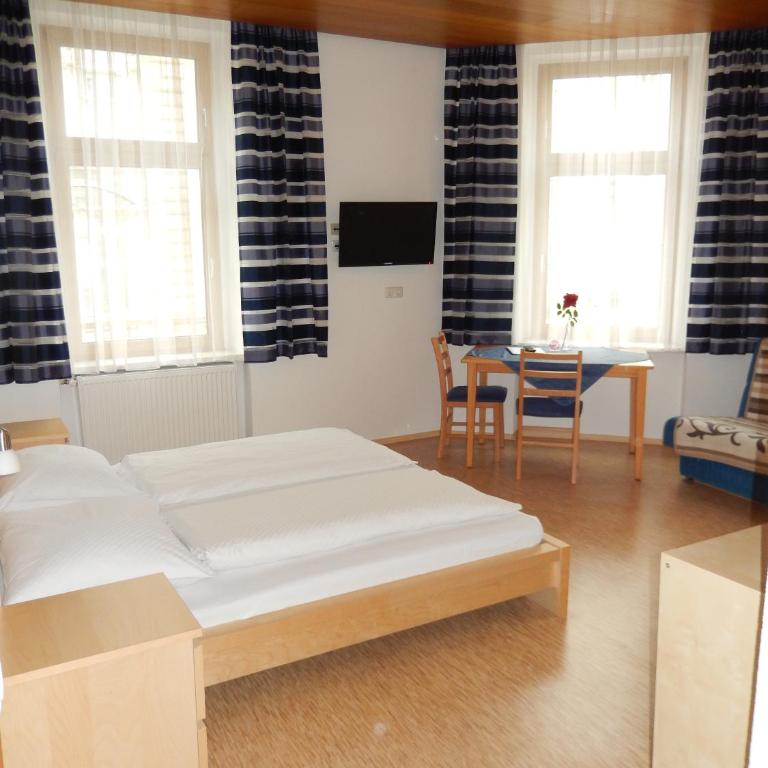 Hotel "Wilder Mann" - Doppelzimmer mit eigenem Bad - 3