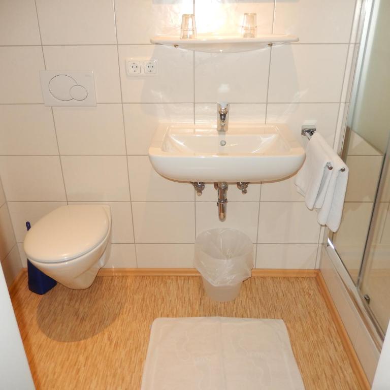 Hotel "Wilder Mann" - Doppelzimmer mit eigenem Bad - 15