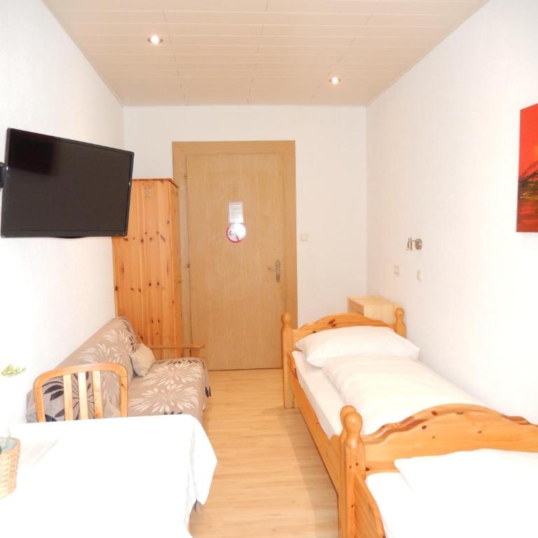 Hotel "Wilder Mann" - Zweibettzimmer mit eigenem Bad - 8