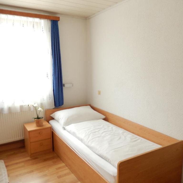 Hotel "Wilder Mann" - Einzelzimmer mit Gemeinschaftsbad und WC. - 5