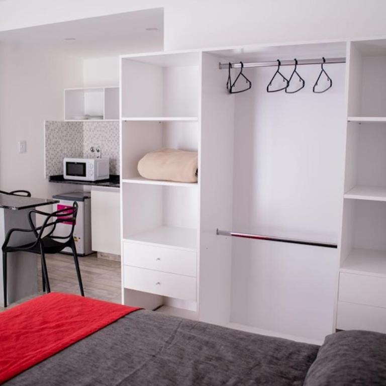 Aurelia - Habitación con cama grande y vistas al jardín - 19