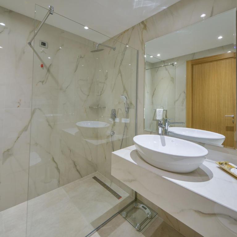 Mediteran Hotel & Resort - Superior Dvokrevetna Soba sa Bračnim Krevetom - 8