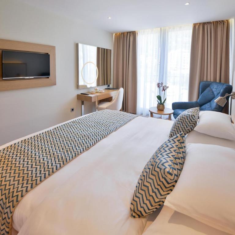 Mediteran Hotel & Resort - Superior Dvokrevetna Soba sa Bračnim Krevetom - 11