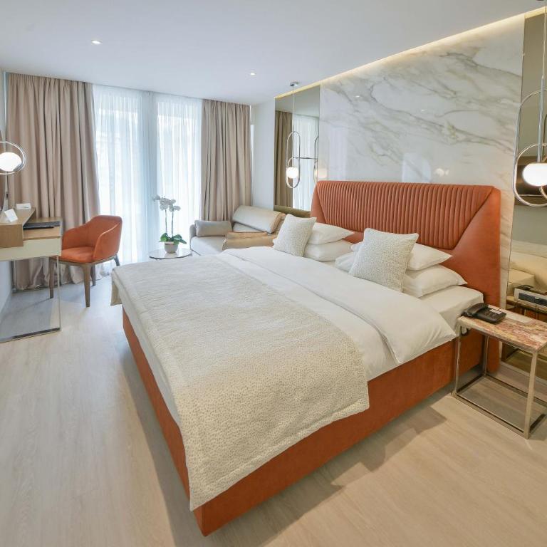 Mediteran Hotel & Resort - Superior Dvokrevetna Soba sa Bračnim Krevetom i Balkonom - 2