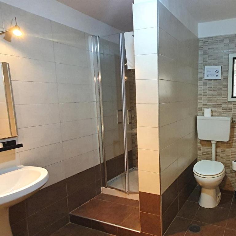 B&B City Center - Two-Bedroom Standard Apartment - 22