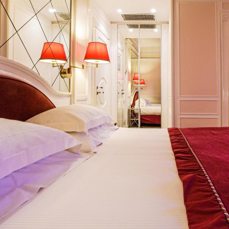 Grand Hotel Des Bains - Classic Double or Twin Room with Pool View - 7