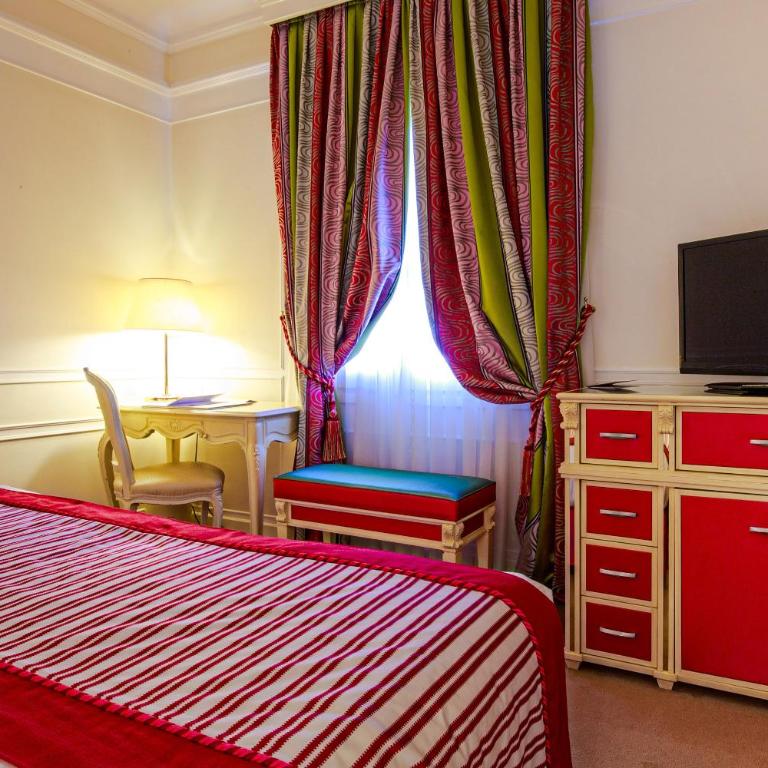 Grand Hotel Des Bains - Classic Double or Twin Room with Pool View - 2